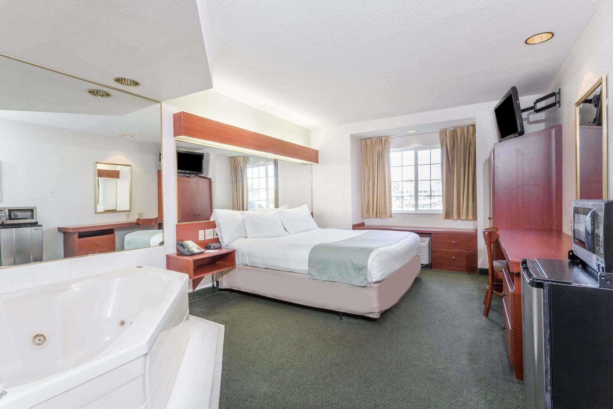 Microtel Inn & Suites Marianna Εξωτερικό φωτογραφία